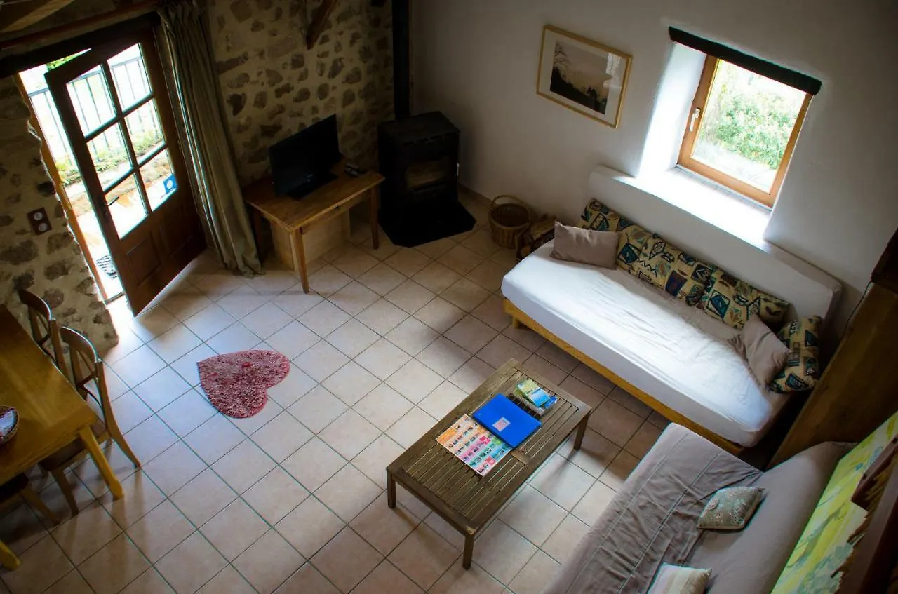 Le Petit Rias Gite Soleil Saint Maurice en Chalencon Holiday home